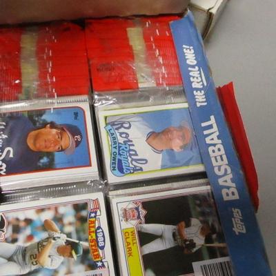 Lot 11 - Baseball Sports Cards 1980's