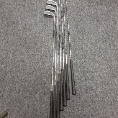 SET OF DUNLAP TD PLUS IRONS