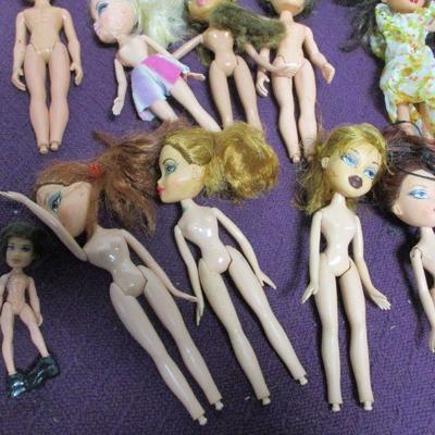 Lot 13 - 2001 & 2002 Bratz Dolls