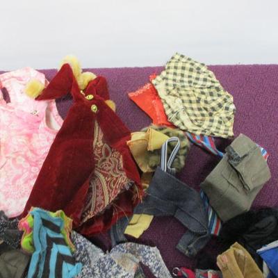 Lot 14 - Bratz Clothing 