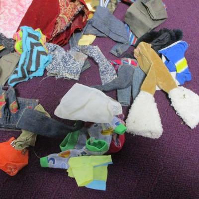 Lot 14 - Bratz Clothing 