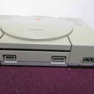Lot 18 - Sony Play Station Game