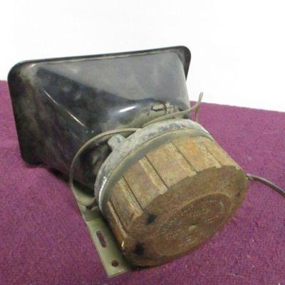 Lot 23 - Federal Signal 100 Watt Siren Speaker Model: TS100 Series A2