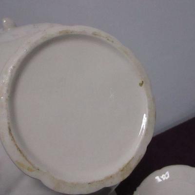 Lot 27 - Ceramic Soup Tureen With Spoon & Underplate