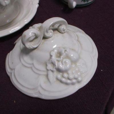 Lot 27 - Ceramic Soup Tureen With Spoon & Underplate
