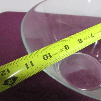 Lot 28 - Heavy Glass Dessert or Salad Bowls