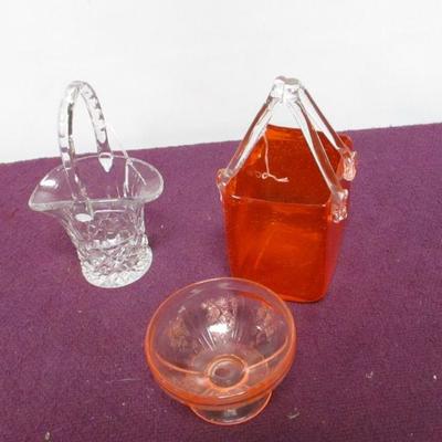 Lot 29 - Lot Of Cut & Formed Glass - Log Cabin Pattern