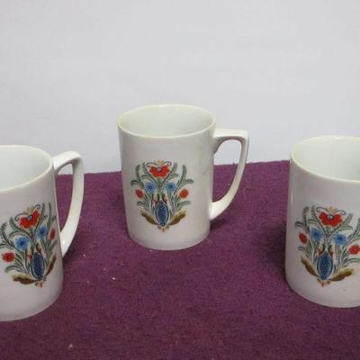 Lot 30 - Lot Of Coffee Tea Mugs