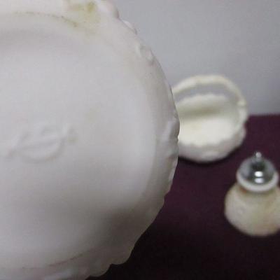 Lot 35 - Decorative Home Decor Items