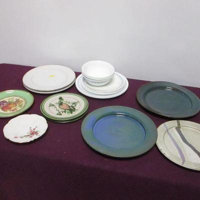 Lot 39 - Collection Of Dinner & Wall Display Plates