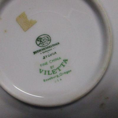 Lot 39 - Collection Of Dinner & Wall Display Plates