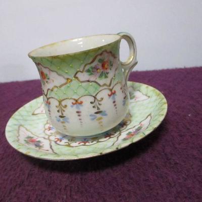 Lot 41 - China Tea Cups & Saucers & Bowls