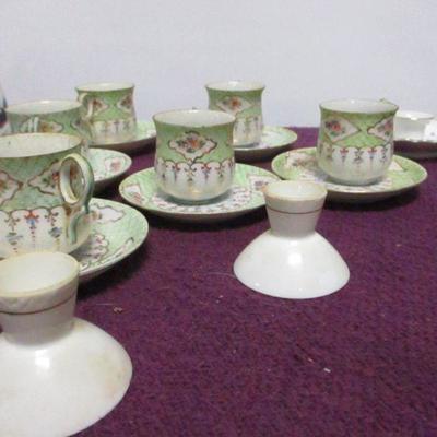 Lot 41 - China Tea Cups & Saucers & Bowls