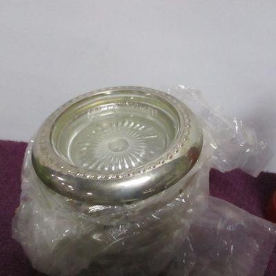 Lot 43 - Home Decor Items