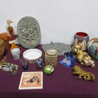 Lot 44 - Home Decor Items