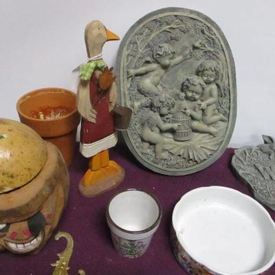 Lot 44 - Home Decor Items