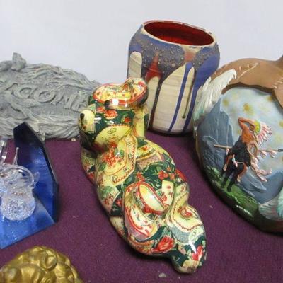 Lot 44 - Home Decor Items