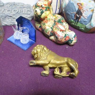 Lot 44 - Home Decor Items