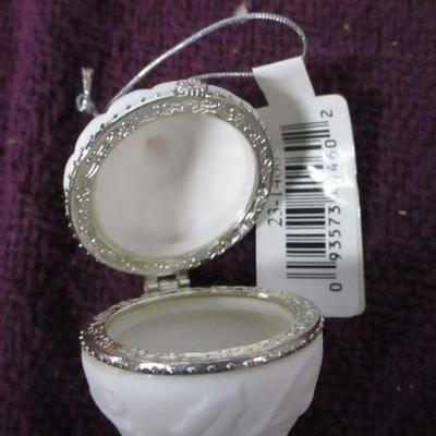 Lot 78 - Ceramic Ornament Christmas Provo Craft