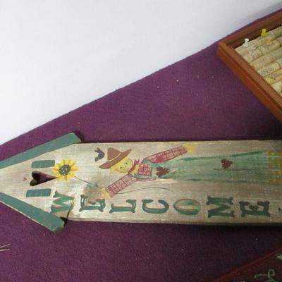 Lot 83 - Wall Hanging Decor