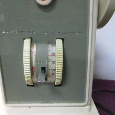 Lot 101 - Singer Stylist Sewing Machine