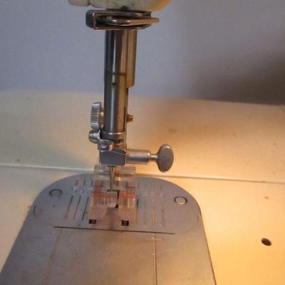Lot 101 - Singer Stylist Sewing Machine