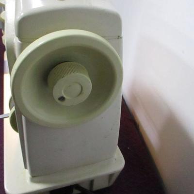 Lot 101 - Singer Stylist Sewing Machine