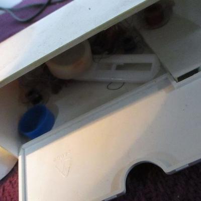 Lot 103 - Singer Sewing Machine Model 1116