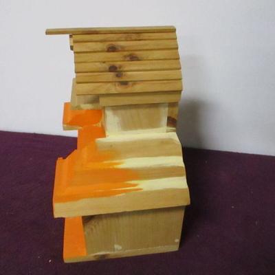 Lot 113 - Birdhouse
