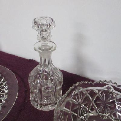 Lot 114 - Decorative Formed Glass