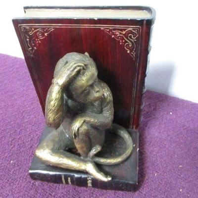 Lot 123 - Porcelain/Ceramic Home Decor