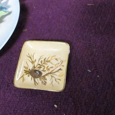 Lot 123 - Porcelain/Ceramic Home Decor