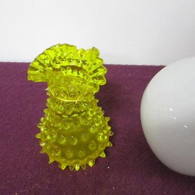Lot 128 - 70's Hobnail Glass & White Vases