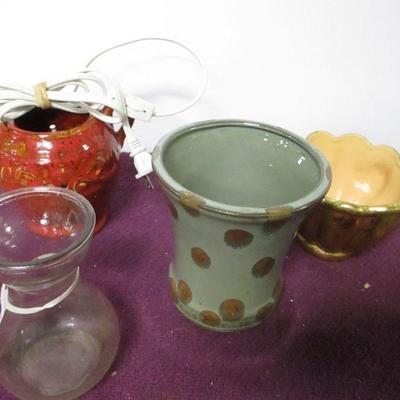 Lot 129 - Variety of Vases