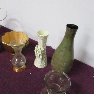 Lot 129 - Variety of Vases