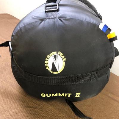Lot #35 NORTHPEAK SUMMIT II Sleeping bag with stuff sack