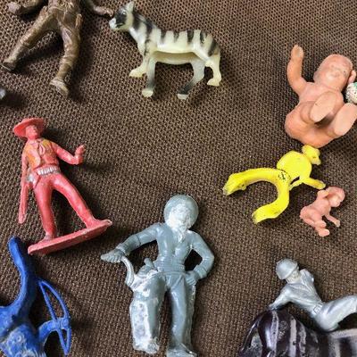 Lot #60 Cowboys, Army men and Indians toys