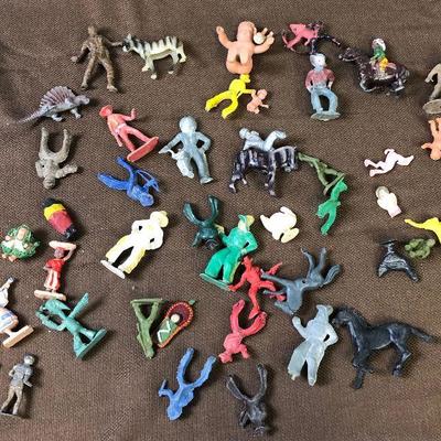 Lot #60 Cowboys, Army men and Indians toys