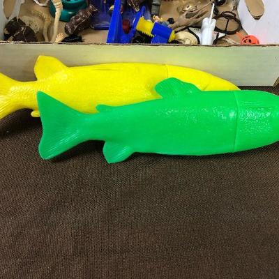 Lot #63 Small Toys - Vintage, Bears, yo-yo, cars, Plastic fishes