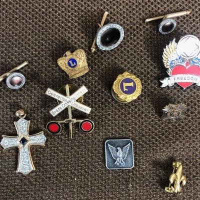 Lot # 163Pins and Pendants Various Mixed Lot 