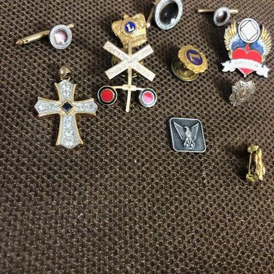 Lot # 163Pins and Pendants Various Mixed Lot 