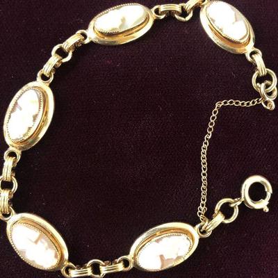 Lot # 167 Cameo Bracelet Good Tone 