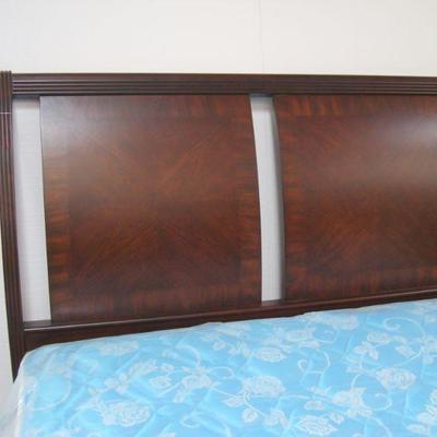 Lot 1001 - Queen Size Sleigh Bed Frame