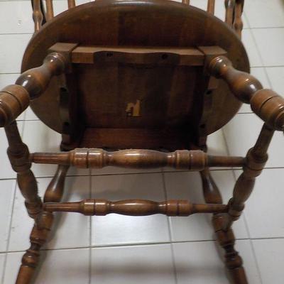 Windsor Chair, 8 spindles sack back.
