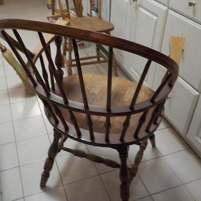 Windsor Chair, 8 spindles sack back.