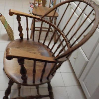 Windsor Chair, 8 spindles sack back.