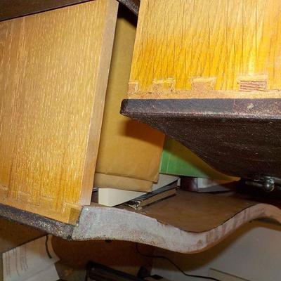 Chippendale, Desk with slant front.
