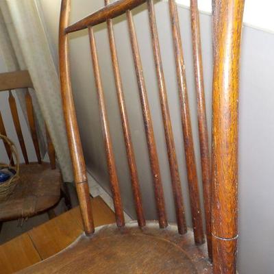 Shaker vintage 7 spindle chair.