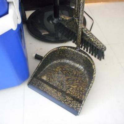 Lot 118 - Assorted Home Goodies - paper shredder, vacuum, floor fan, ice chest + more