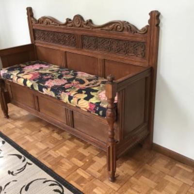 E-101 Antique Bench 
